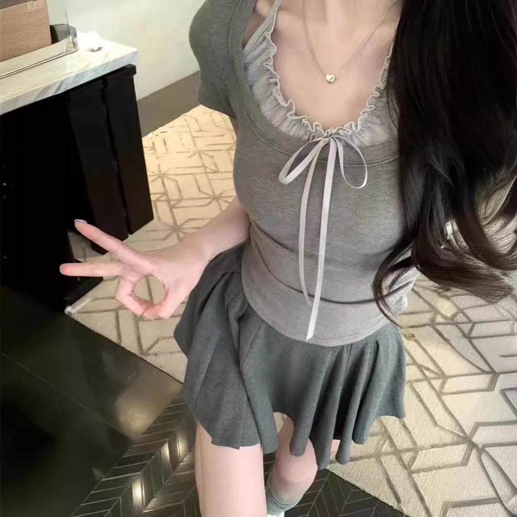 Футболка из двух частей с коротким рукавом и воротником-халтером, летняя мода 2025 года для миниатюрных женщин