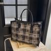 Повседневная клетчатая сумка большой вместимости женская 2024 осень и зима новая ретро модная сумка через плечо классная сумка для поездок на работу
