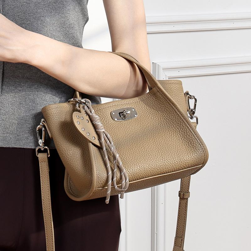Fashion portable vegetable basket small bag women's 2026 versatile casual leather niche shoulder messenger bag
