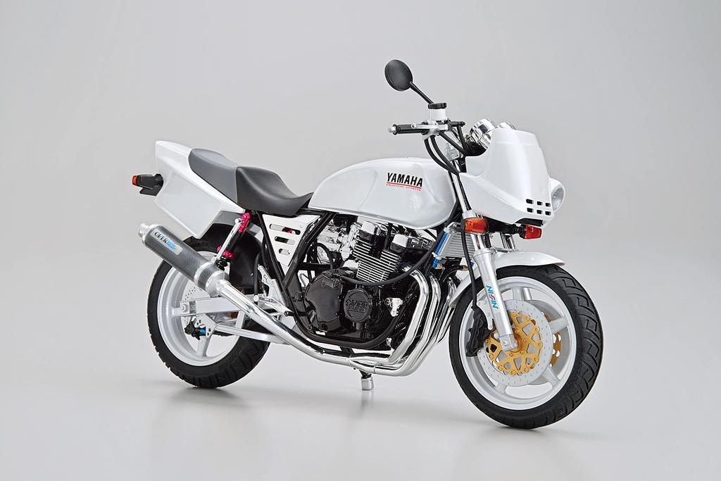 Aoshima Bunka Kyozaisha The Bike Series Yamaha 4HM XJR400S 1994 Пластиковая модель с кастомными деталями Цвет литья 1/12 № 54