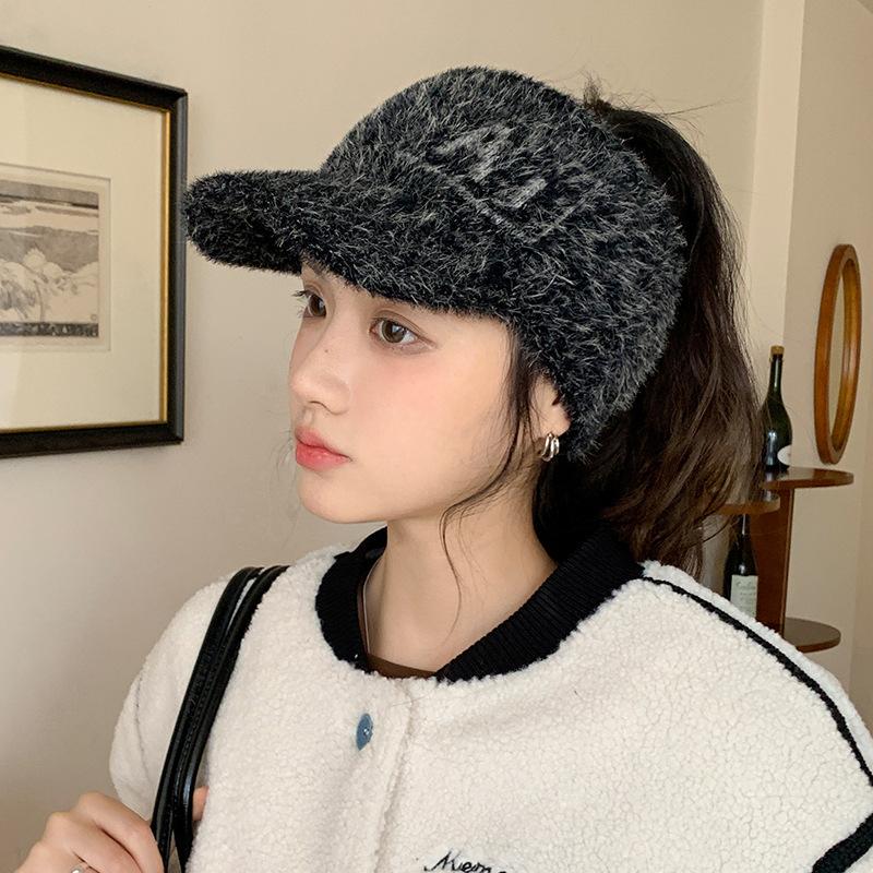 New Winter Plush Ear Protecting Peaked Cap for Women Korean Style Versatile Empty Top Ponytail Warm Baseball Hat