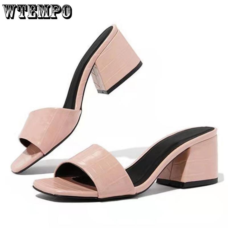 Тапочки на толстом каблуке. Женские летние босоножки и тапочки на среднем каблуке на толстой подошве на платформе. Верхняя одежда