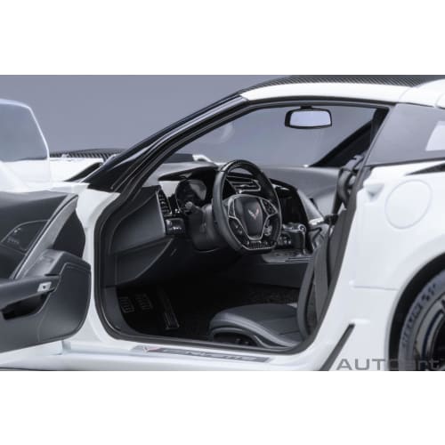 AUTOart 1/18 scale Chevrolet Corvette (C7) ZR1 White Finished Product
