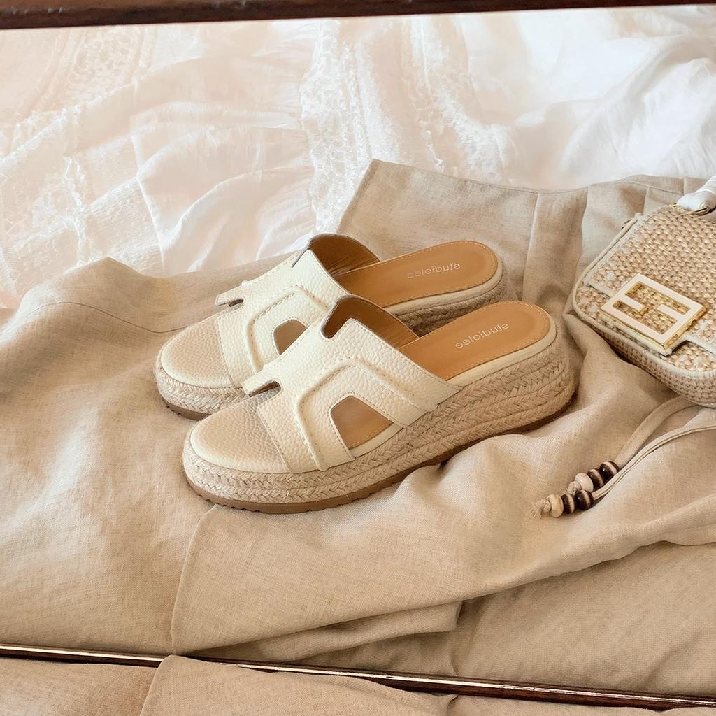 The New Leather Model Has a Height Increase of 6cm~ Ruth's Retro Width Has a Word Height Increase, and the Slope Heel Cool Slippers Are Women's.