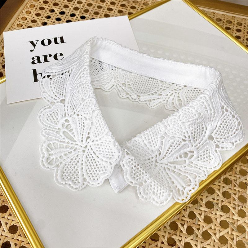 Lace Fake Collar Tie Women White Hollow Detachable Collar Lapel Shirt Blouse Top False Collar Woman Necklace Clothes Accessory