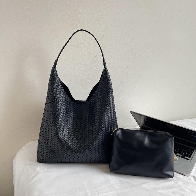 Vintage lazy fashion tote bag for women, Korean commuter underarm bag, woven pattern versatile shoulder bag
