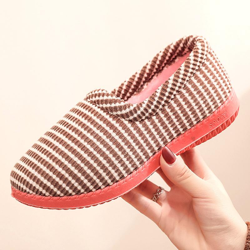 Хлопковые тапочки женские зимние на толстой подошве нескользящие на мягкой подошве обувь для мамы леопардовый принт теплые и удобные хлопковые туфли для дома