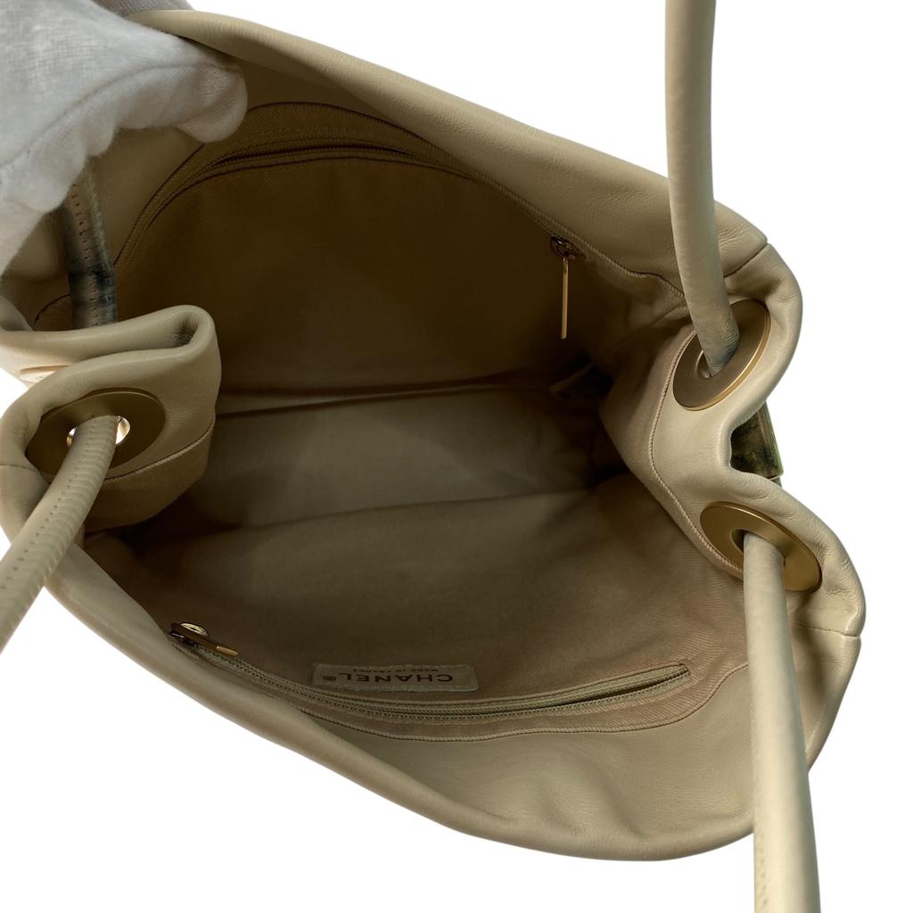 Used CHANELTote Bag Ivory Leather Women