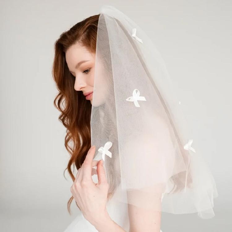 Elegant Bowknot Tulle Veil For Weddings Short Bridal Headwear With Comb Bride Accessory For Special Occasion