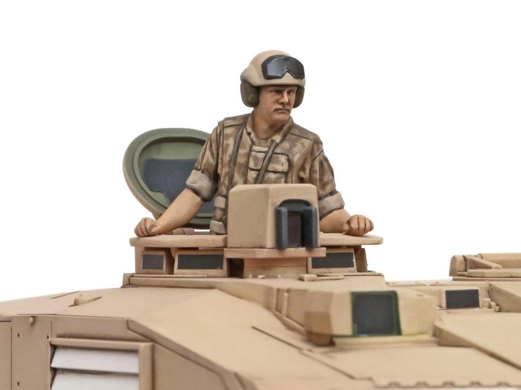 Tamiya Military Miniature Series 101 British Main Battle Tank Challenger II Iraq War Version Plastic Model Kit 32601 Molded Color 1/48 No.