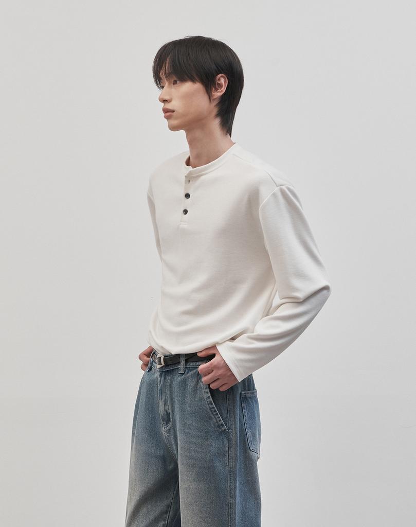 WORK ON BODY OFF Rested Semi-Overfit Henley Neck Knit [White]
