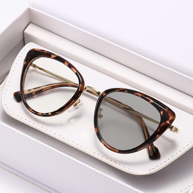 Фотохромные очки для коррекции близорукости в металлической оправе «кошачий глаз» европейского и американского производства, модные, с защитой от синего света.