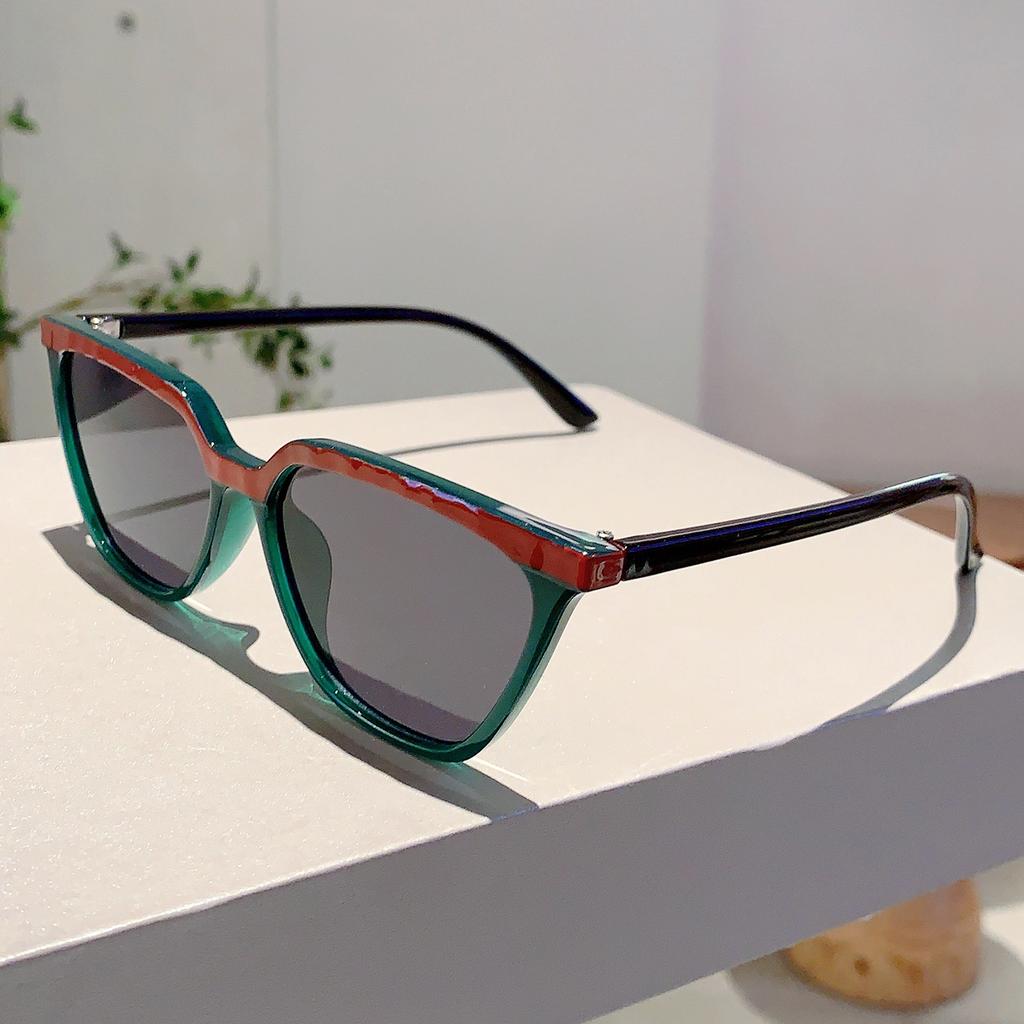 Стильные солнцезащитные очки «кошачий глаз» Модные черные солнцезащитные очки оверсайз Уличная декорация Женские солнцезащитные очки для вождения, путешествий