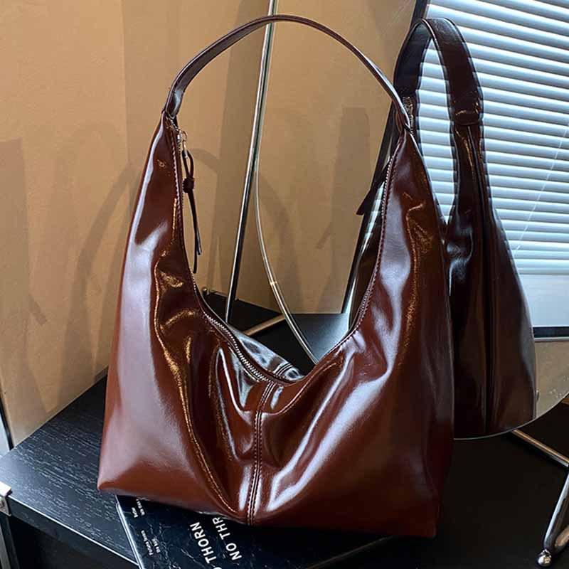 Large Capacity Retro Underarm Bag Women's 2025 New Fashion Oil Wax Leather Shoulder Bag High-end Commuter Croissant