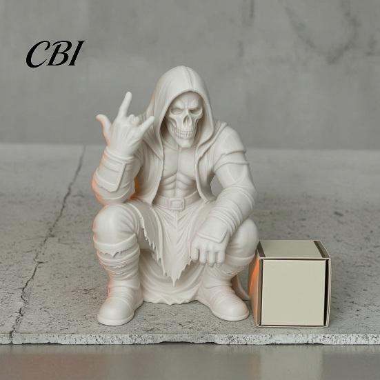 Pleated Strap Design Decor Crouching Hooded Devil God Figurine, Decorative Ornament with Skull Mask & Muscle Lines, Hip Motorcycle Cabinet Hop Gothic