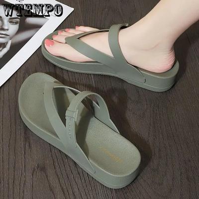 Шлепанцы, нескользящая мягкая подошва на толстом покатом каблуке, тапочки с зажимом для носка, женские пляжные тапочки, летняя мода, интернет-знаменитости