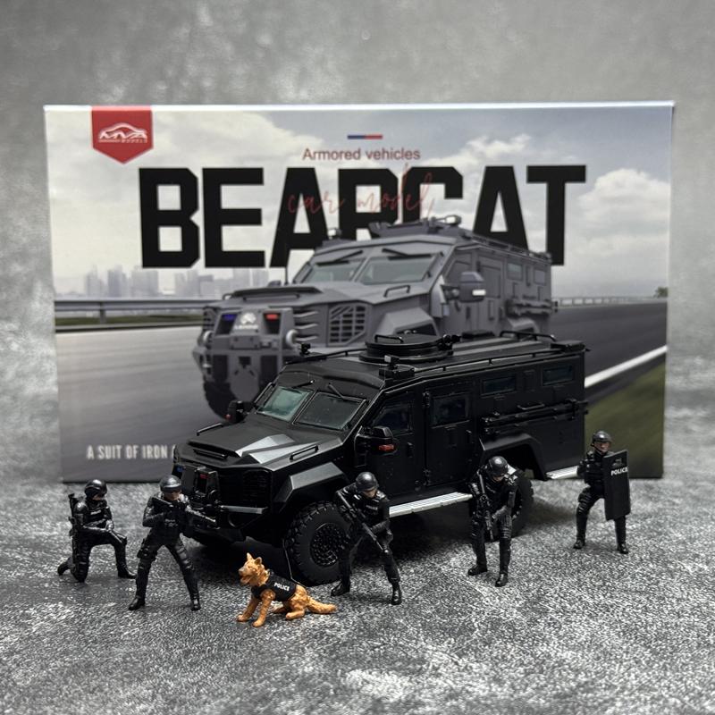 MVA models литой Коллекция Масштаб 1/64 Бронированный автомобиль SWAT с фигуркой Модель автомобиля из сплава Для праздничных подарков Подарки компании