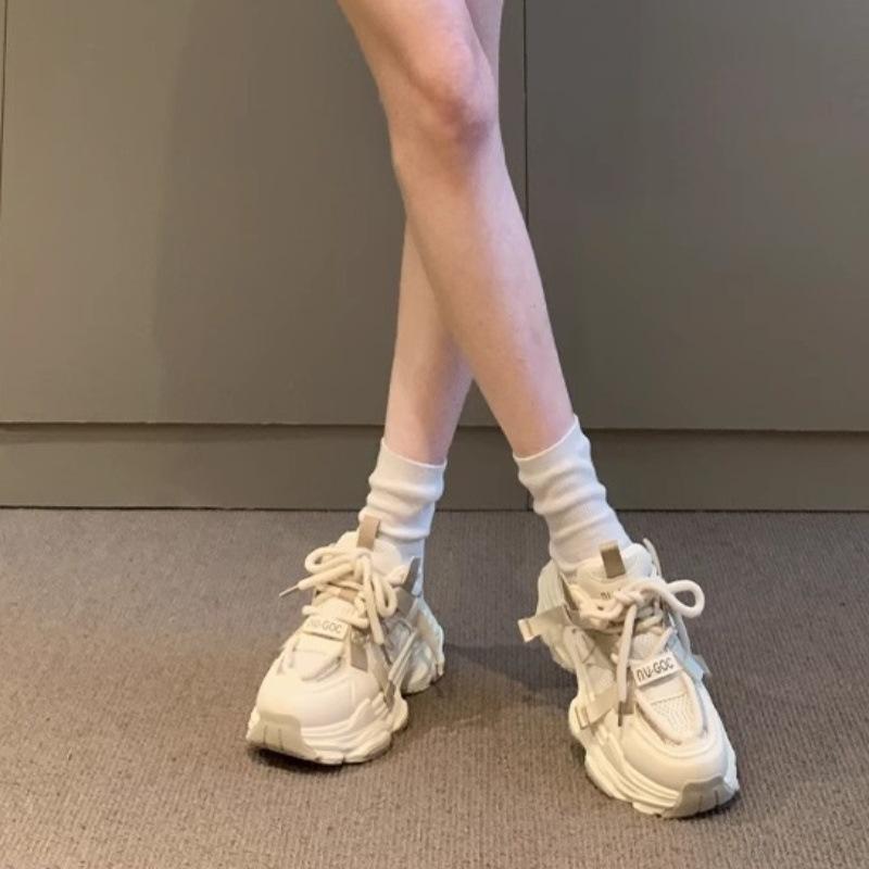 Европейские дышащие кроссовки интернет-знаменитости для папы женские 2025 весна и лето новая кожаная платформа спортивная повседневная обувь универсальные кроссовки для бега