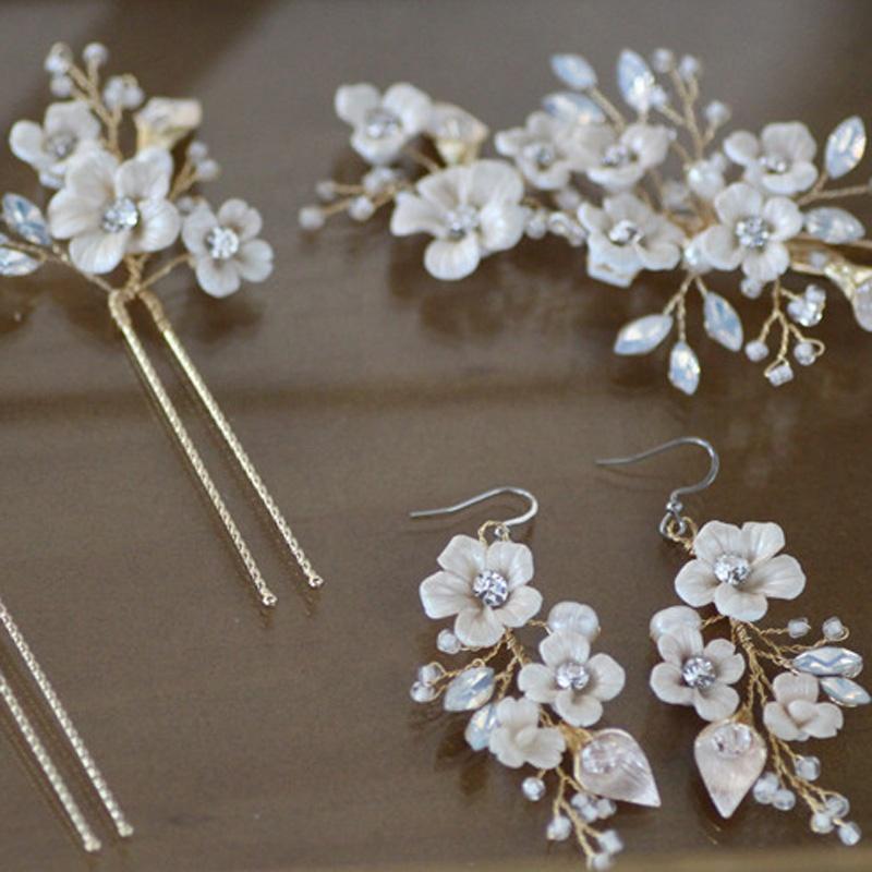 Handmade Ceramic Flower Rhinestone Bridal Hair Clip Women's Wedding Headpiece Bobby Pin Jewelry Alloy Material