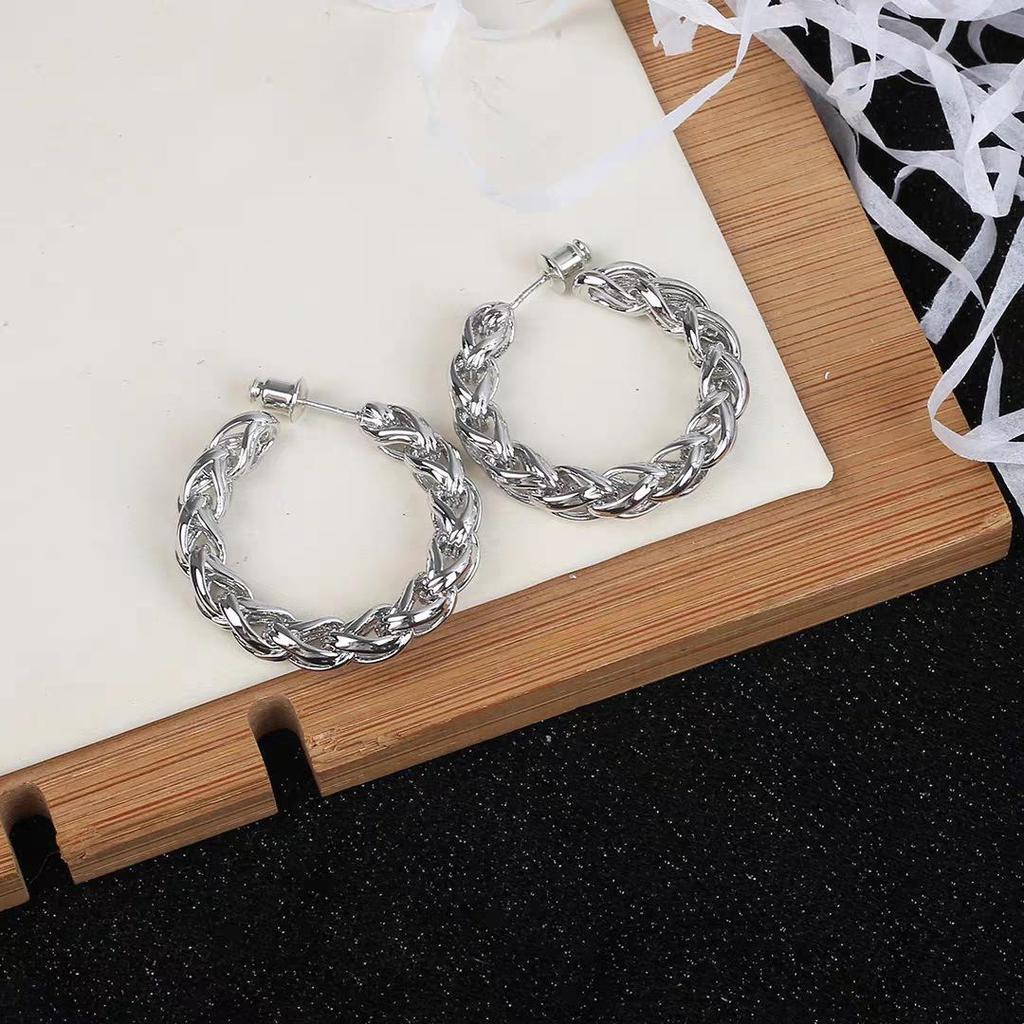 Европейские и американские серьги-кольца с плетеными колечками из пшеницы: Стильный дизайн ниши в форме буквы С для женщин