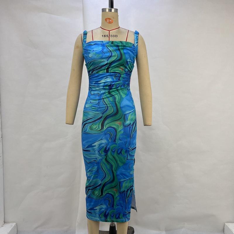 Женское летнее облегающее платье-халтер с принтом и бретельками