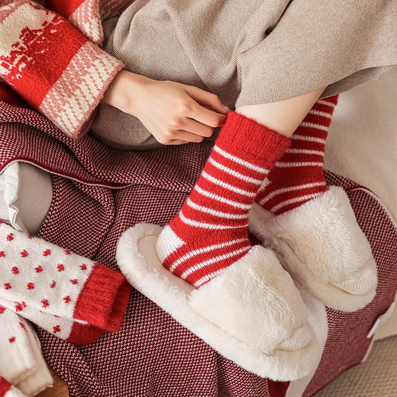 2025 Red Hot Winter Warm Thick Terry Cold-Resistant Medium Tube Socks for Women