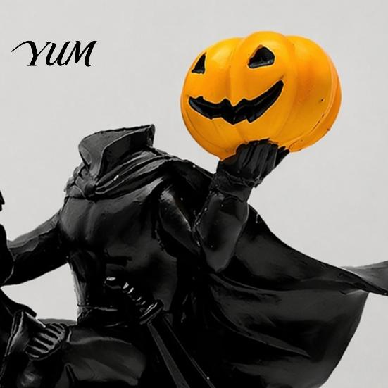 Resin Halloween Decor Headless Horseman Statue with Pumpkin, Horror Knight Holding Pumpkin Spooky Desktop Ornament Ornament, Horse Sculpture for Home