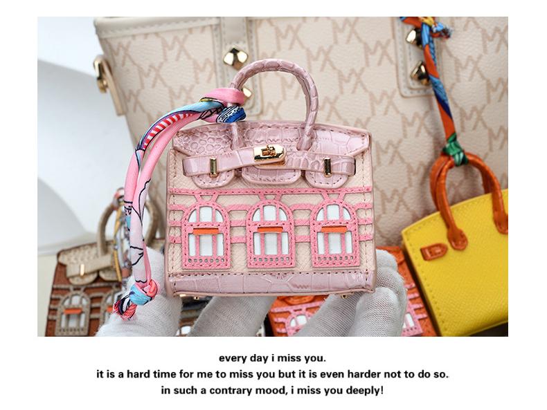 Stylish Mini House Keychain: Platinum Window Coin Purse & Earphone Holder