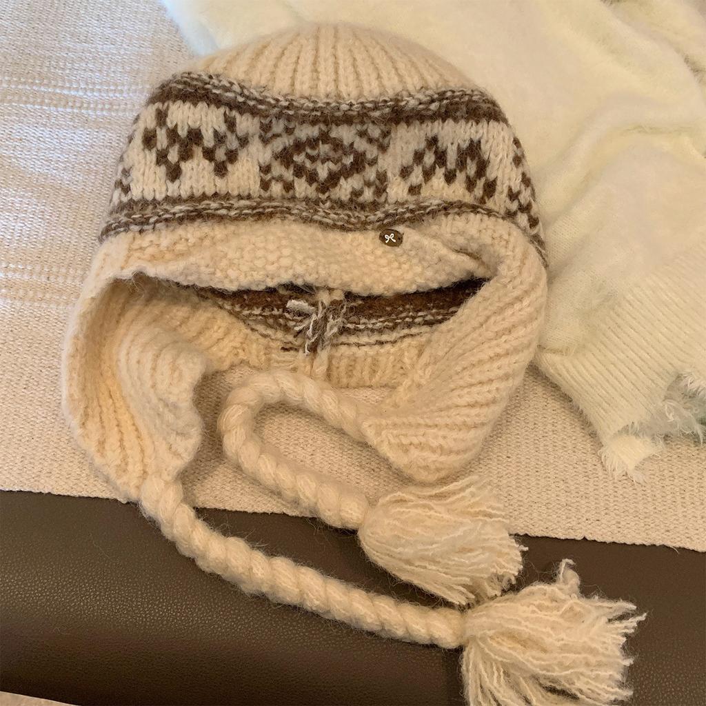 Knitted strap wool hat women's new thickened thermal ear protection hat shows a small face and cold-proof Lei Feng hat