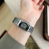 Vintage Women's Watches Quartz Wristwatch Luxury Minimalist Irregular Square Ladies Dress Watch Elegant Retro Female Clock Gift