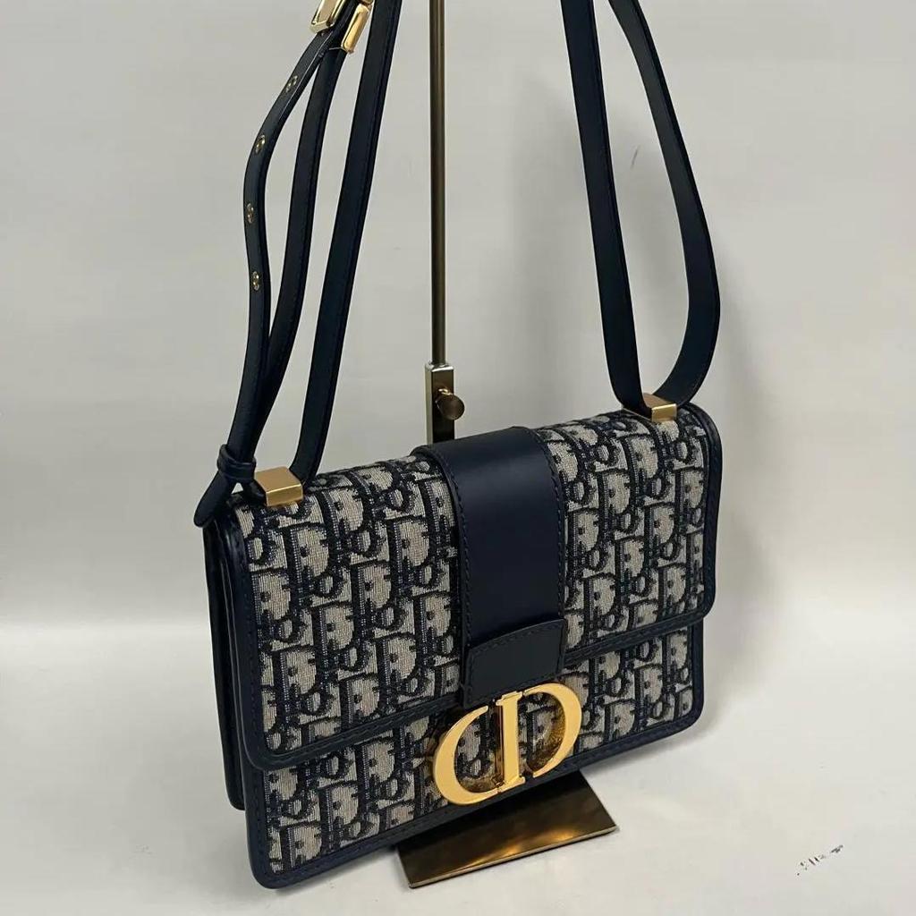 [Pre-Owned] 30 Montaigne Oblique Embroidered Monogram Flap Adjustable Shoulder Strap Montaigne Box Bag Leather Details Large - Excellent #ZFWYRV