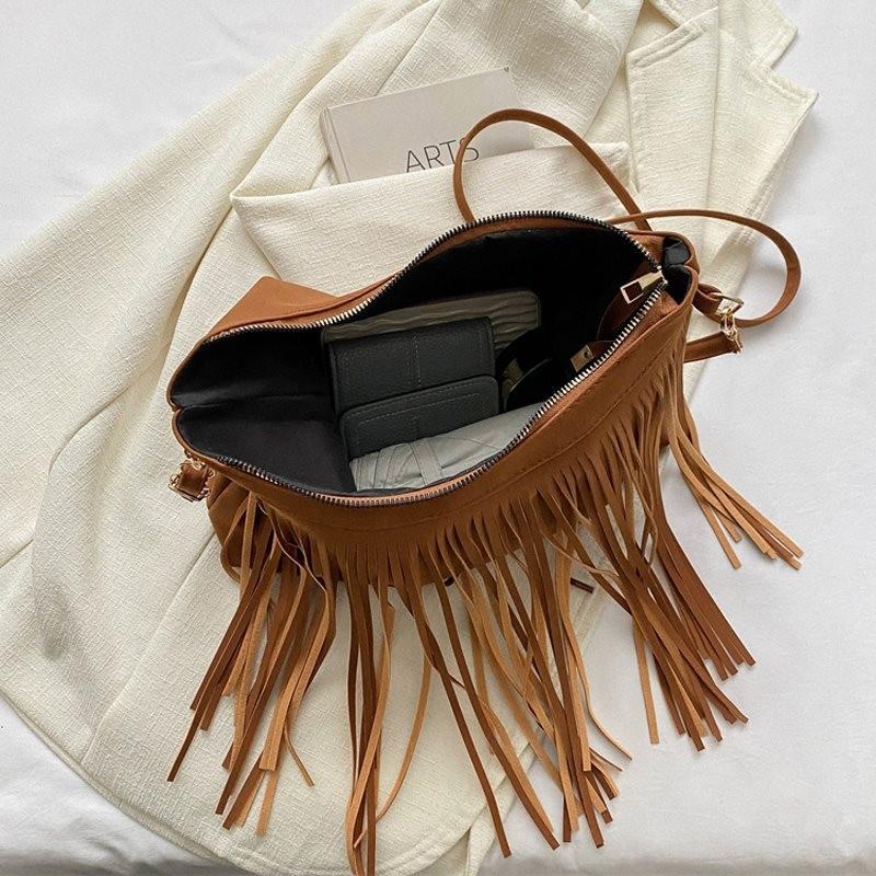 Chic Retro Soft Suede Shoulder Bag With Fashionable Fringe Design Perfect For Fall