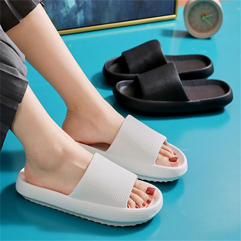 Women Men Slippers Thick Sole Summer Beach Slides Bathroom Anti-Slip Slipper Soft Sandals Fashion Flip-Flops Ultra-Light Shoes