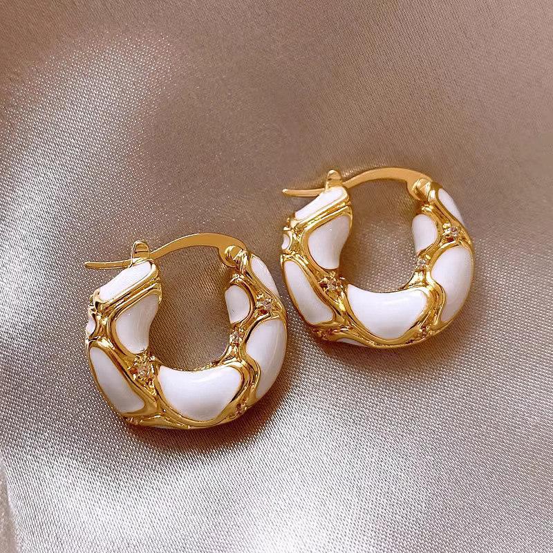 New Vintage Enamel Color Metal Texture Small Circle Hoop Earrings For Women Trendy Gold Plated Statement Ear Buckle Creative Jewelry