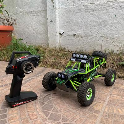 2,4 г 1:12 4WD Радиоуправляемая Внедорожная Машина Радиоуправляемая Гоночная Машина Высокоскоростной 12428 Внедорожный Грузовик с Дистанционным Управлением из Сплава Скалолазный Грузовик Светодиодная Подсветка Игрушки для Мальчиков