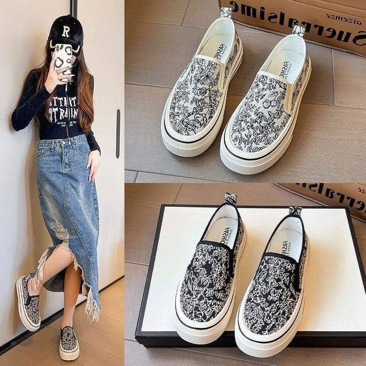 New Chinese Style Platform Canvas Shoes Women's 2024 New Niche Design Sense White Shoes One Pedal Lazy Board Shoes
