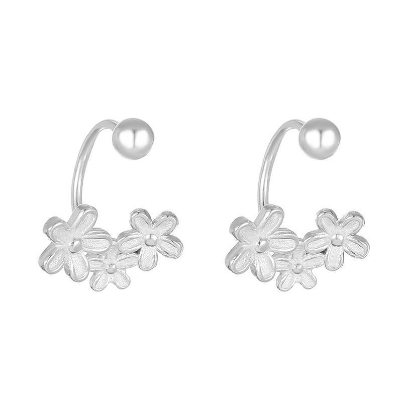 Женские серьги-гвоздики Banyan Tree S999 из серебра с маленьким цветком — роскошные легкие украшения.