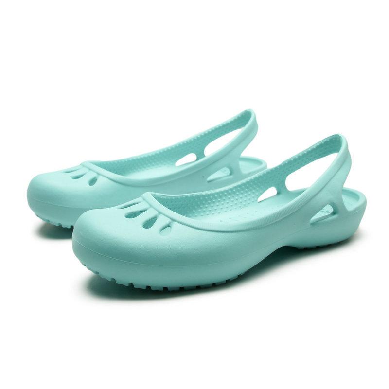 Summer Lightweight Non-Slip Hole Shoes Women's Flat Sandals Nurse Shoes Casual Jelly Beach Shoes Female Waterproof Flip Flops