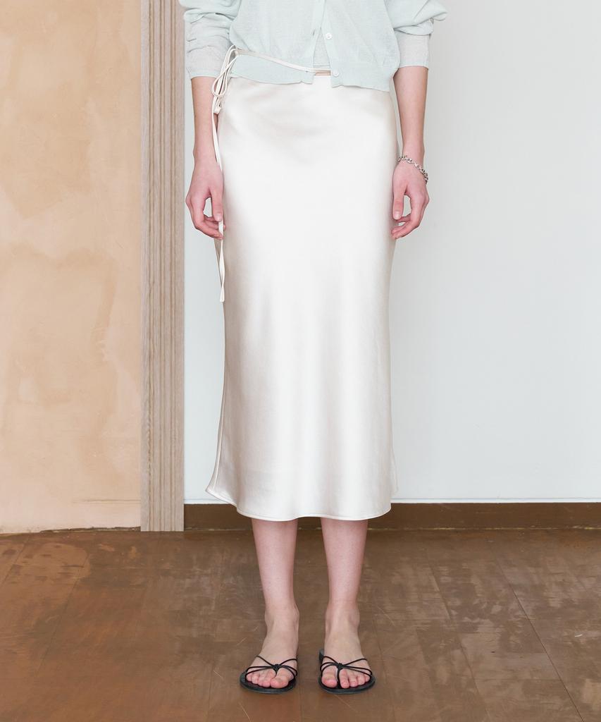 Tudment Satin Long Skirt Cream