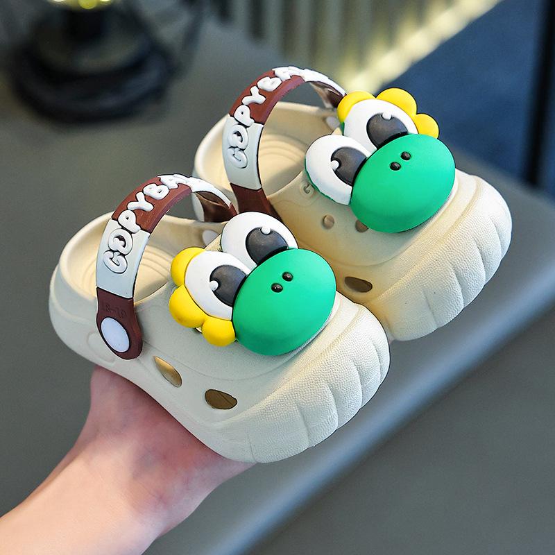 Children's summer clogs for girls, indoor non-slip cartoon sandals for boys, toddlers, and older kids, suitable for outdoor beach wear
