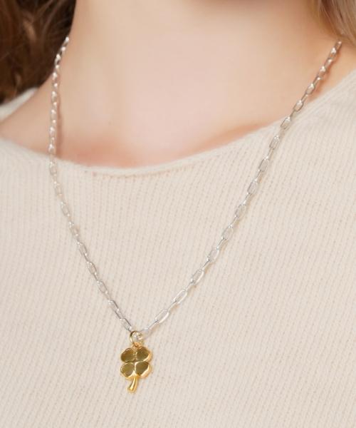 Bonbeau Antique Clover Pendant Chain Necklace