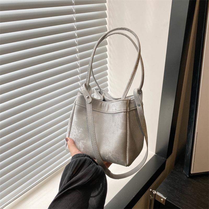 Корейская версия универсальной небольшой свежей сумки-ведра для подмышек, женская сумка, новая весенняя простая модная ручная сумка через плечо