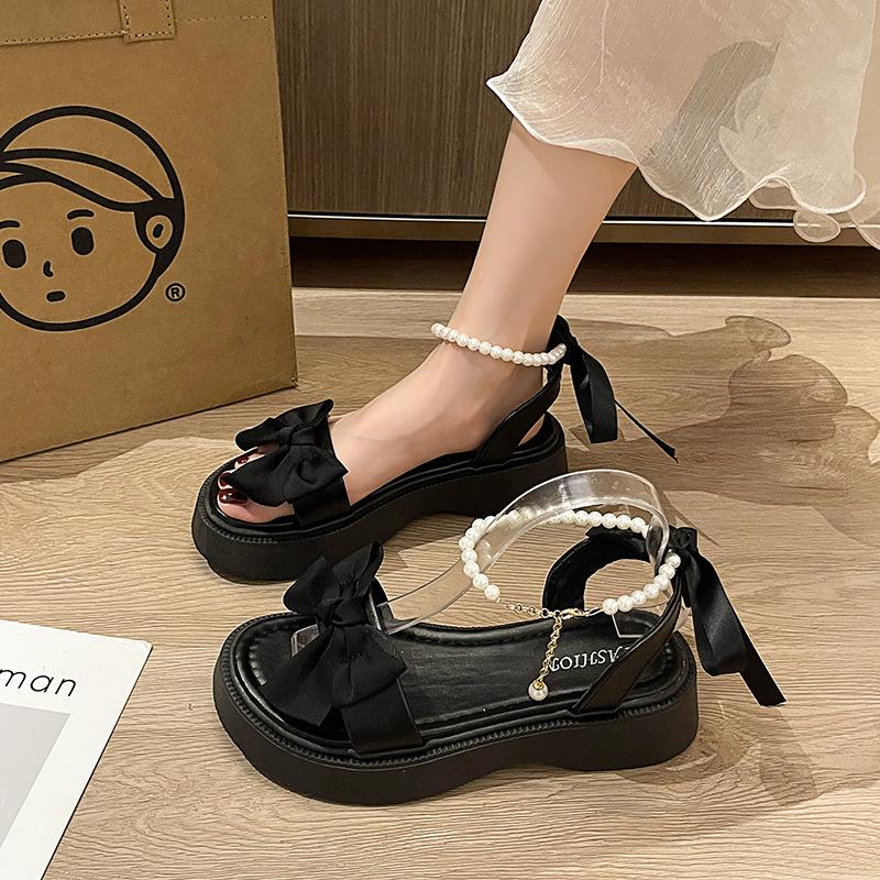 Женские туфли на платформе с жемчугом в римском стиле с бантом, новые летние модные босоножки с открытым носком 2024 года