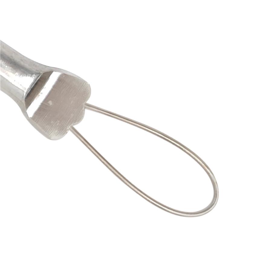Universal tool for installing and protecting the transmission oil seal