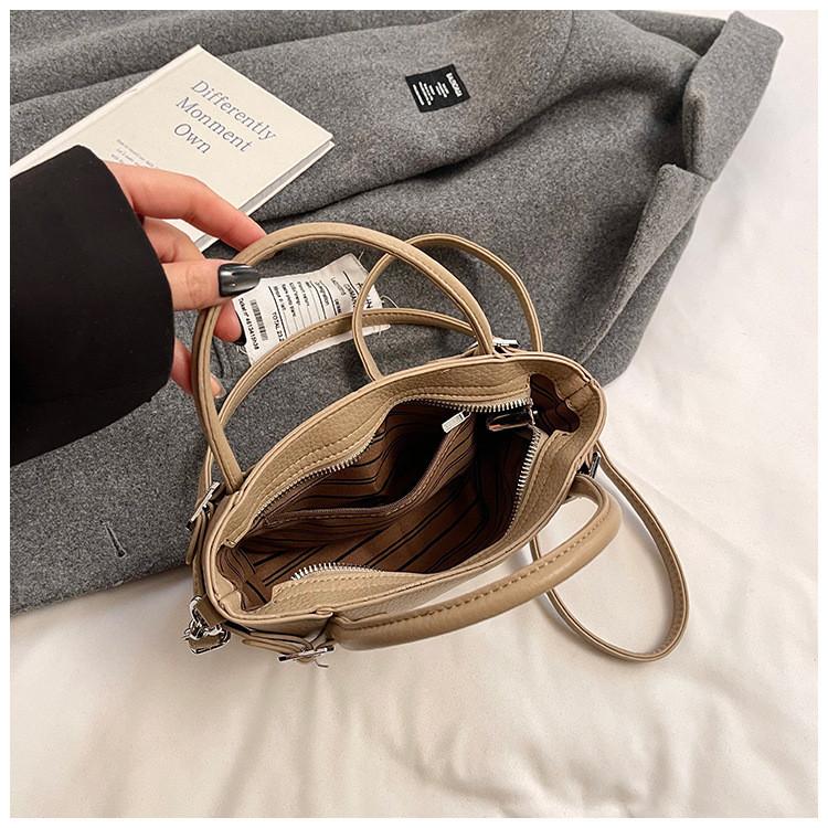 Ielgy High-End Retro Autumn Winter All-Match Messenger Bag Fashion Portable Bucket Bag