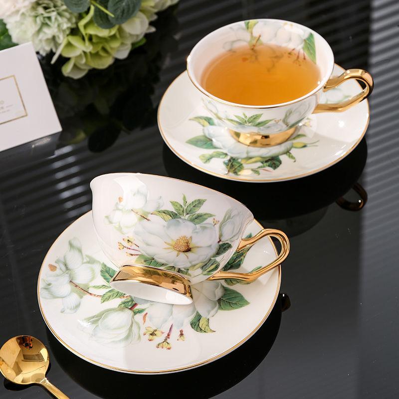 British Style Bone China Tea Cup and Saucer Set – Floral Ceramic Coffee Cup with Golden Rim and Spoon