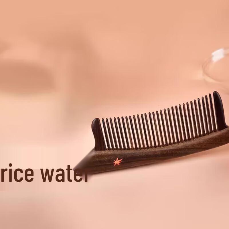 Подарочный набор деревянных расчесок Tan Mujiang