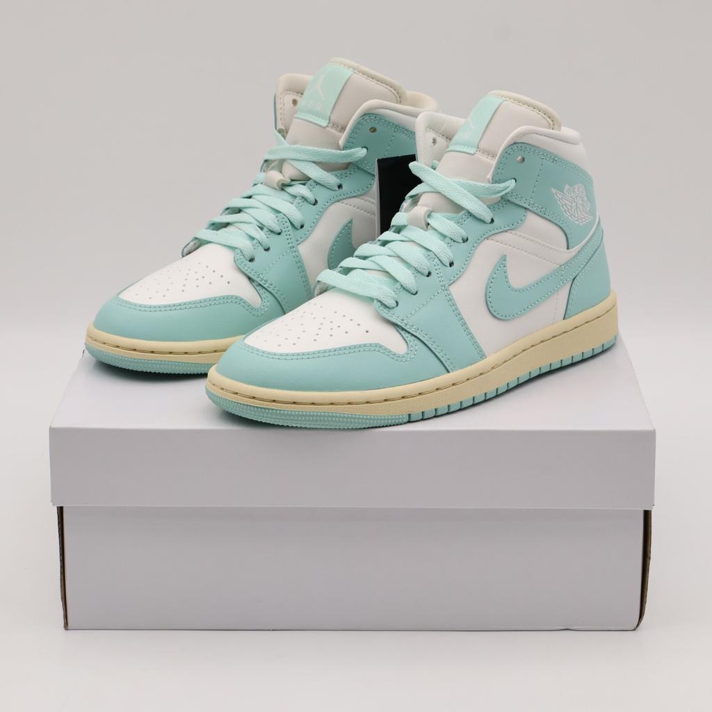 BQ6472-132 Nike Air Jordan 1 Mid Light Dew (Женский)