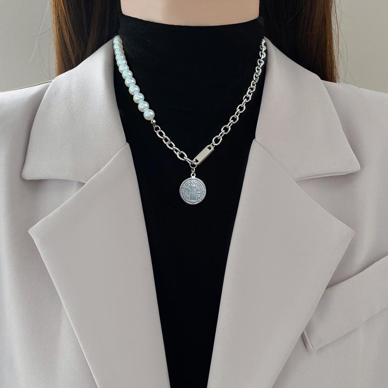 Не тускнеющее жемчужное ожерелье 2021 Новое женское нишевое дизайнерское креативное шейное украшение простое хип-хоп колье-ключица