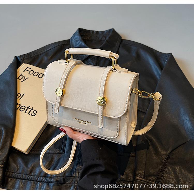 This Year's Popular Bag Women's Spring and Summer 2025 New Korean Version Messenger Bag Is Popular, Super Popular Portable Cambridge Bag Tide